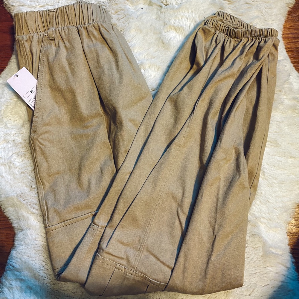 women’s cargo joggers